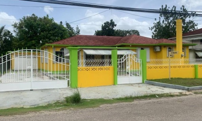 Santa Cruz Casa | Jamaica Santa Cruz Guest House, 5 minutes away from the town of Santa Cruz