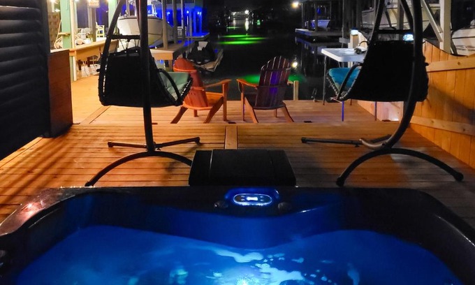 Jamaica Beach Casa | Jamaican Waves