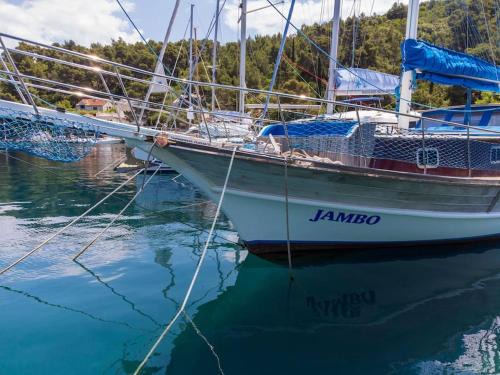 Rogoznica Alquiler De Eote | Jambo die etwas andere Ferienwohnung am(im) Meer