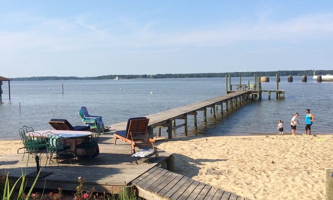 Surry Cabaña | James River Cottage - Playa privada y muelle - Cerca de Williamsburg y Jamestown