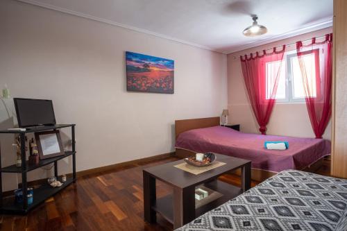 Vathi Apartamento | James Room