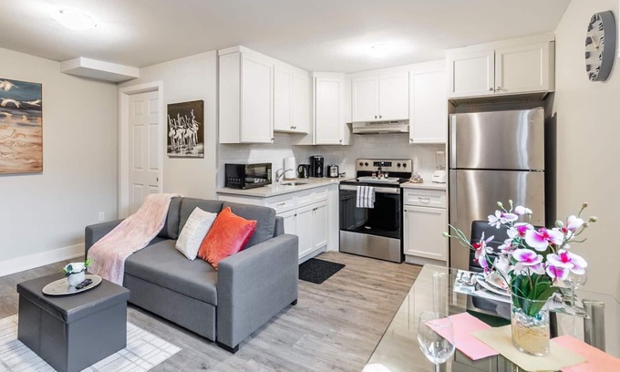 Central Hamilton Apartamento | James St Apartment with Queen sized bed