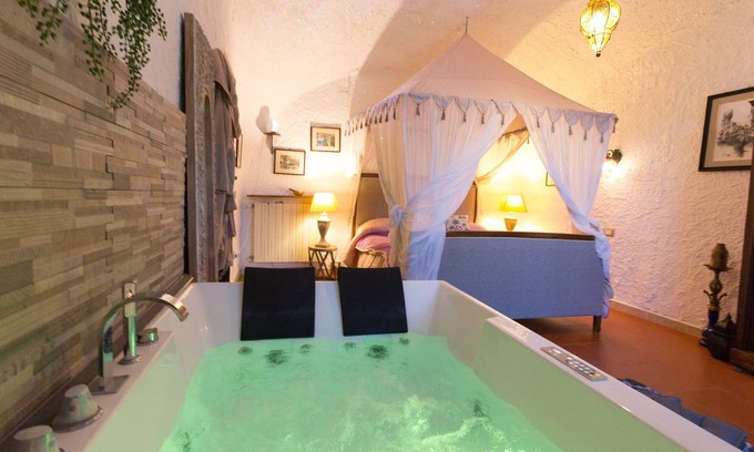 Termini Apartamento | Jamm Suite - Patio with BBQ & hot tub