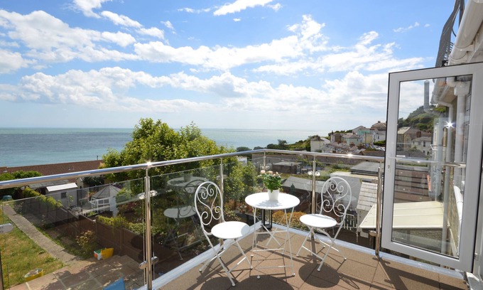 Ventnor Cabaña | Jan Dee Cottage - a cottage that sleeps 6 guests in 3 bedrooms