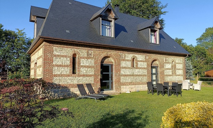 Paluel Casa | Janville Estate