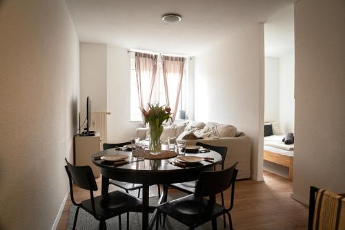 Bruhl Apartamento | japandi für 2 I nahe Mannheim, Schwetzingen
