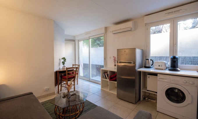 Saint - Michel Apartamento | Japanese calm - a stone's throw from the Metro and Stadium