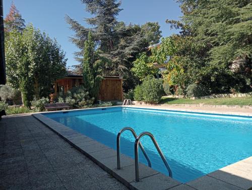 Becerril de la Sierra Casa | Jardín Las Secuoyas