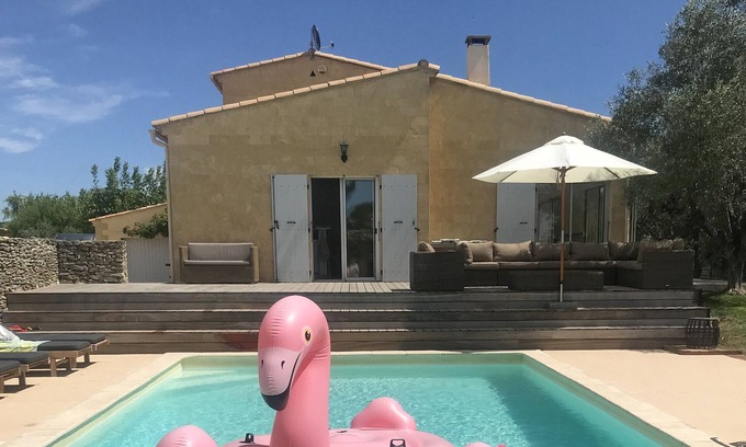 Saint-Quentin-la-Poterie Villa | Jardin d'Uzès walking distance village