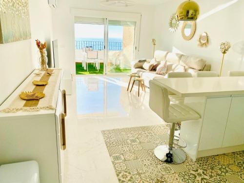 Almuñécar Apartamento | Jardines de Adnania en Marina del Este con vistas al mar
