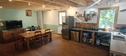 Monieux Casa | JAS provençal pour 6 personnes à 2mn de la Grange de Javon