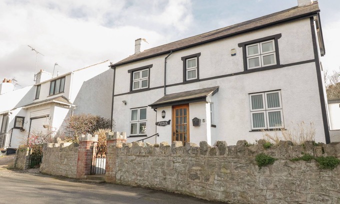 Rhuddlan Cabaña | JASMINE COTTAGE, pet friendly, character holiday cottage in Rhuddlan