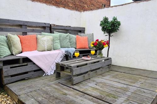 Forsbrook Casa | Jasper's by Spires Accommodation within easy reach of Trentham Gardens