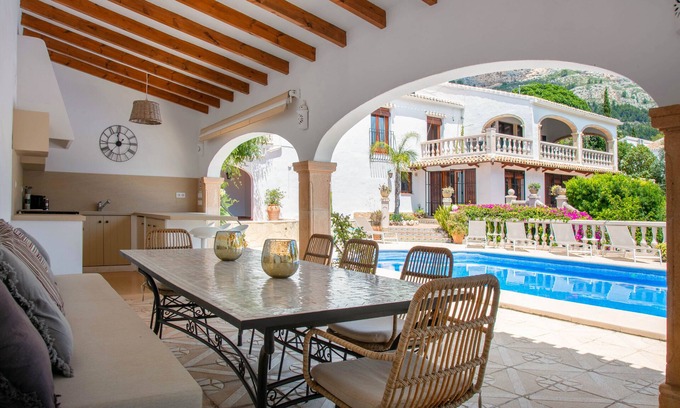 Ermita Villa | Villa espaciosa y de máximo confort - jardín excepcional y vista