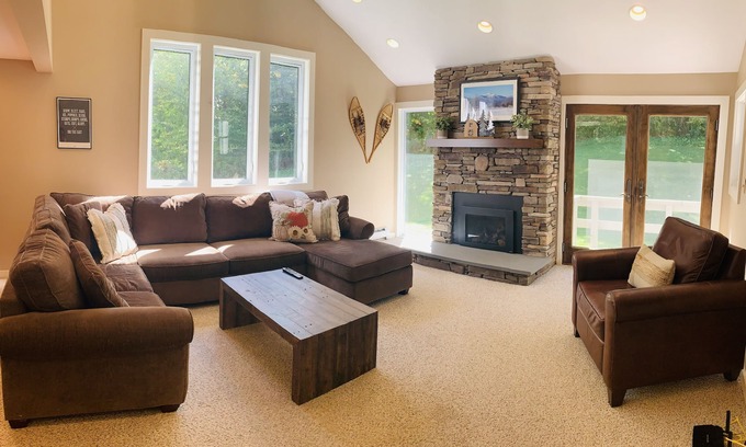 North Troy Casa | Jay Peak 3 Bedroom Trailside Condo directly on the mountain. Walk to water park