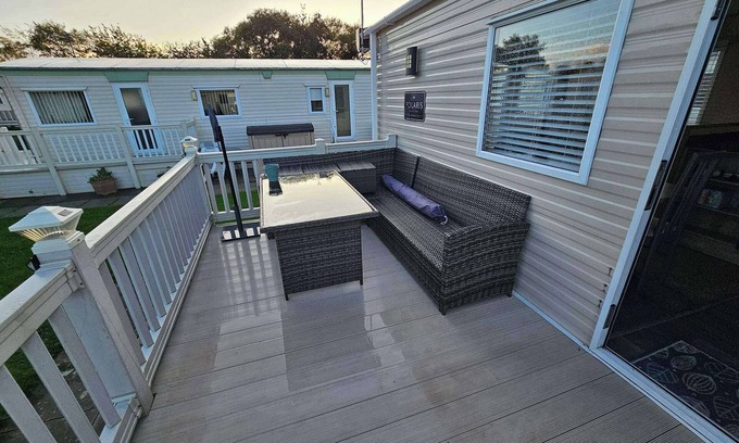Rhyl Chalet De Esquí | Jayden 3 bed balcony