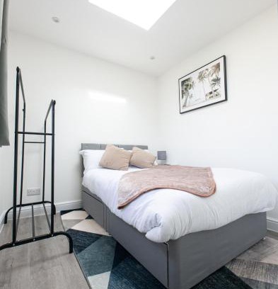 Basildon Casa | Jayjay Guest House