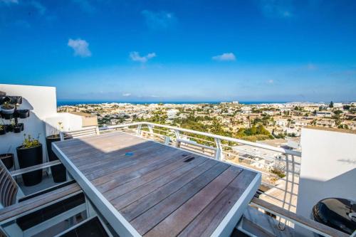 Mellieħa Heights Apartamento | Jaysky penthouse on Etna Street