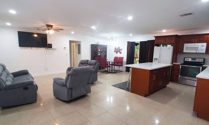 Miami Gardens Casa | The Jazzy Escapes Part 2 con 6 minutos al Hard Rock Stadium