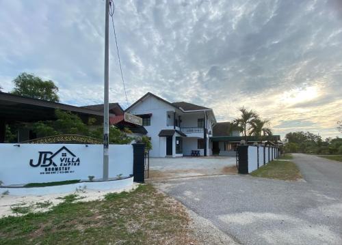Kampung Telaga Batin Casa | JBK Villa Empire - Roomstay