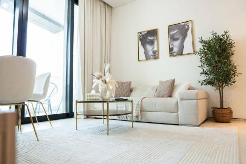 Dubai Marina Apartamento | JBR Luxe 1B Private Beach Address Beach Resort
