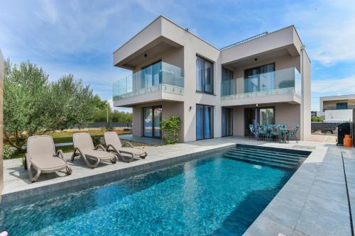Zaton Villa | Jean-Marie