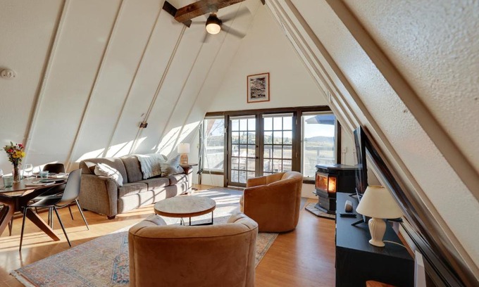Como Casa | Jefferson A-Frame Cabin with Rocky Mountain Views