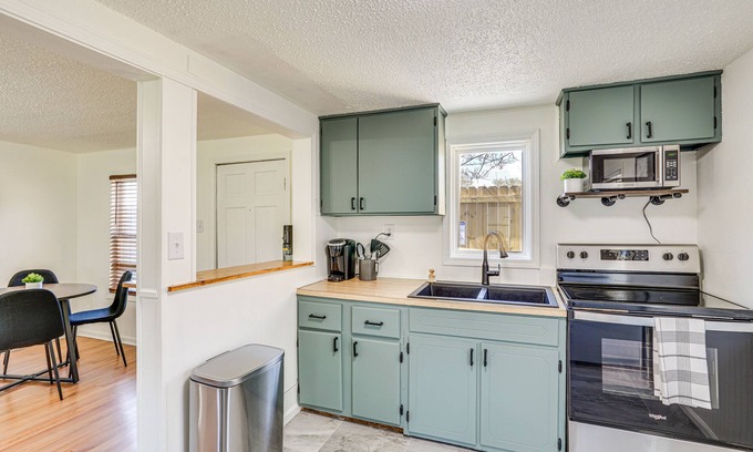 Jefferson City Casa | Jefferson City Bungalow: Hot Tub & Patio!