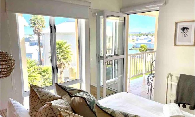 Marina Martinique Apartamento | Jeffery’s Bay - La Caribe 42 Marina Martinique