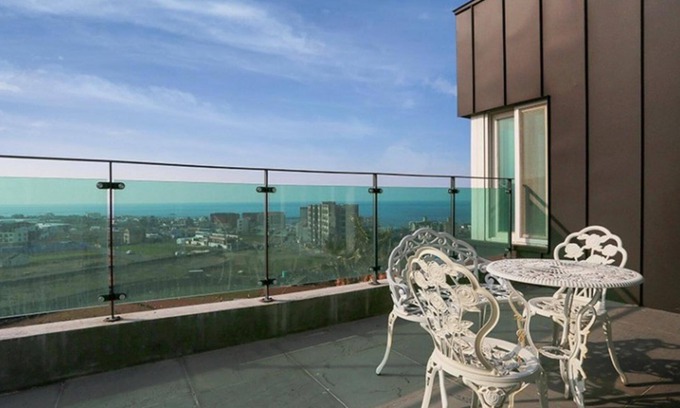 Downtown Casa | Jeju Castle Blackstone Pension