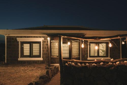 Gujwa Casa | Jeju Dokchae Pension Doldam House Batdam Branch