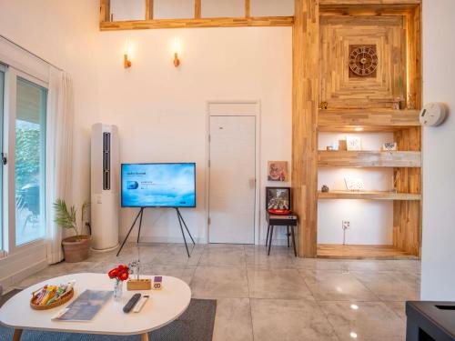 Hallim Casa | Jeju Love Stay Pink