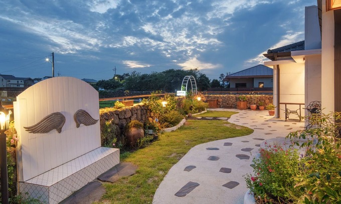 Andeok Casa | Jeju Proud Jacuzzi Dokche Pension