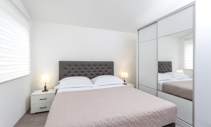 Krizna luka Apartamento | Jela Apartment