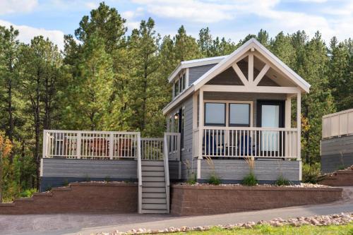 Larkspur Otro | Jellystone Park™ at Larkspur