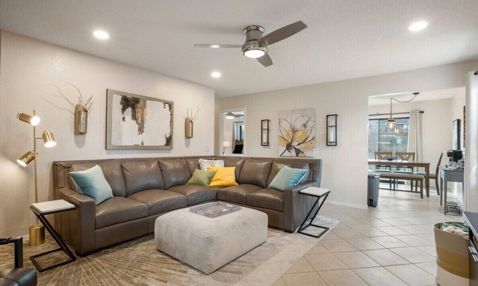 Jenks Casa | Jenks Spectacular Spain Ranch-Close to Five Oaks