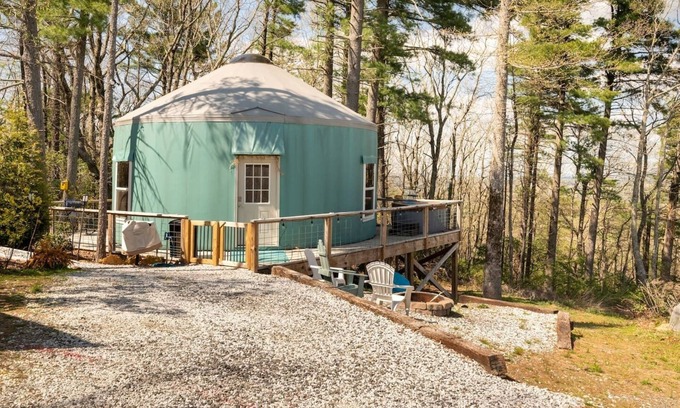 Fancy Gap Casa | Jenny's Yurt/Hot Tub By the BRPW, 3 Miles to I-77