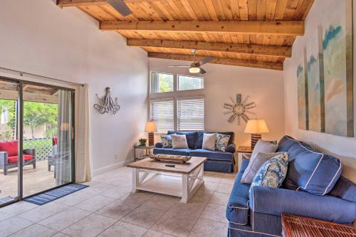 Jensen Beach Casa | Jensen Beach Home with Pool Access Less Than 1 Mi to Beach!