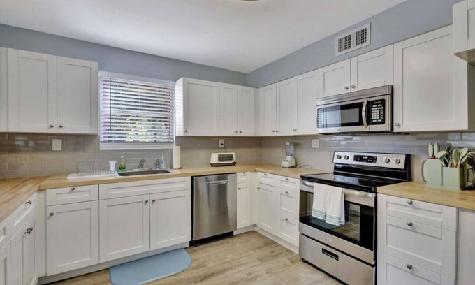 Indian River Estates Casa | Jensen Beach Tropical Oasis!