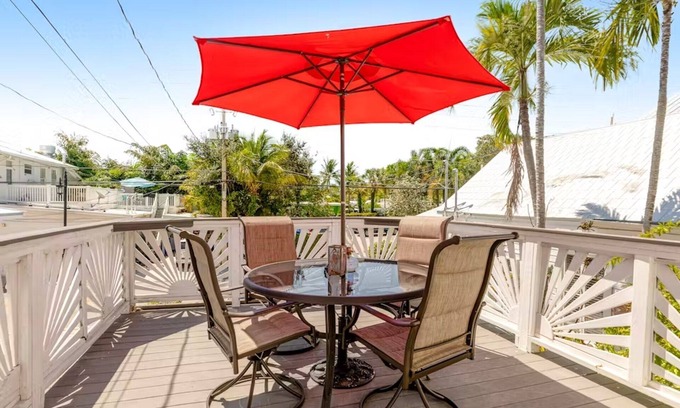 Bahama Village Apartamento | Jerry's Escape - Truman @ Duval | Cozy Studio Perfect for Couples