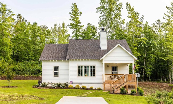 Tallassee Casa | Jessamine Cottage | 3 Bed, 2 Bath in Kowaliga Bay