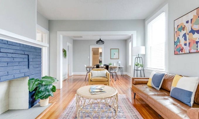Mosby Casa | Jeter, 3328 Jeter Avenue