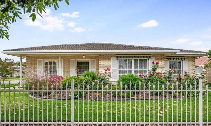 Brighton Casa | Jetty Road Retreat ~ Brighton - Charming 2-Bedroom Unit in Brighton