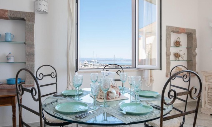 Carloforte Apartamento | ⭑ ⭑ ⭑ ⭑ ⭑ Jewel on the seafront promenade