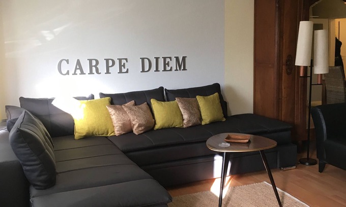 Am Homburg Apartamento | Jewel with private parking space in a perfect location - city, university, bus, train station