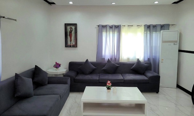 Silang Villa | Jewelry Hotel and Resort - Topaz 4rooms 4bedrooms + Private Pool + Karaoke