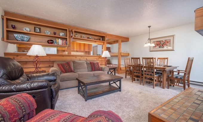 Moose Wilson Road Condominio | JHRL - Buckwheat 1814 - First floor Aspens condo, walk to market and bus stop