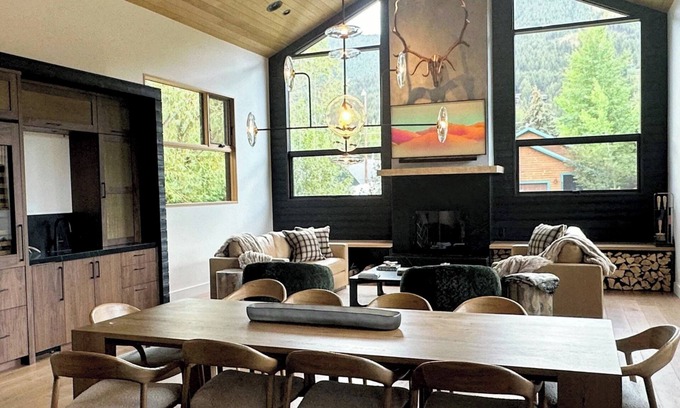 Jackson Casa | JHRL - Mountain Momma Home
