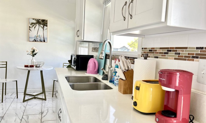 Alhambra Apartamento | Jie’s choice -Charming 2B in the Heart of Alhambra