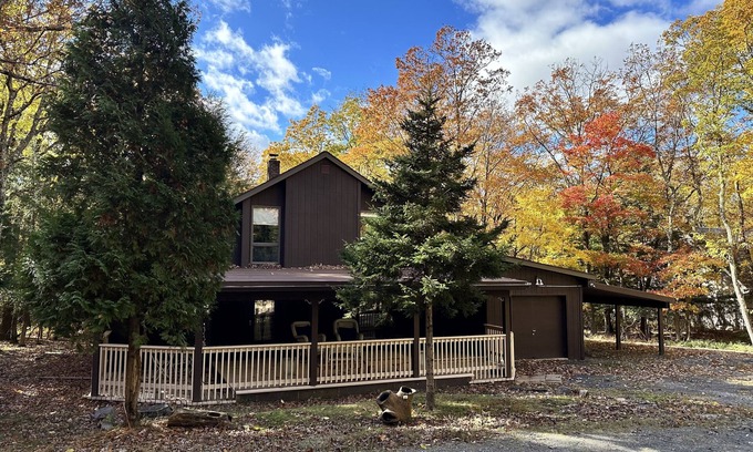 Jim Thorpe Casa | Jim Thorpe, Bear Creek Lake, Cozy 3Br family friendly home- EV charging outlet